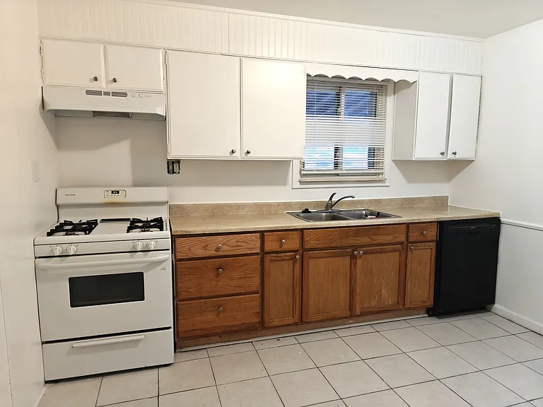 7484 Affeldt St — Photo 5