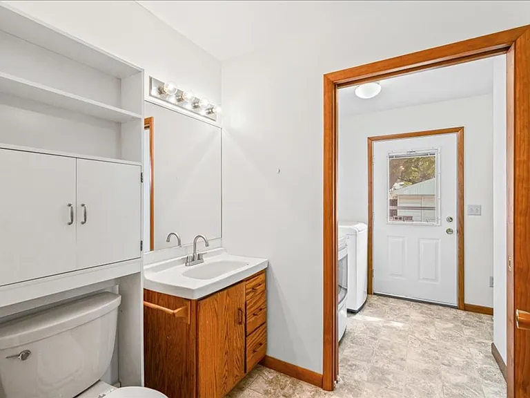 101 W Cypress St — Photo 13