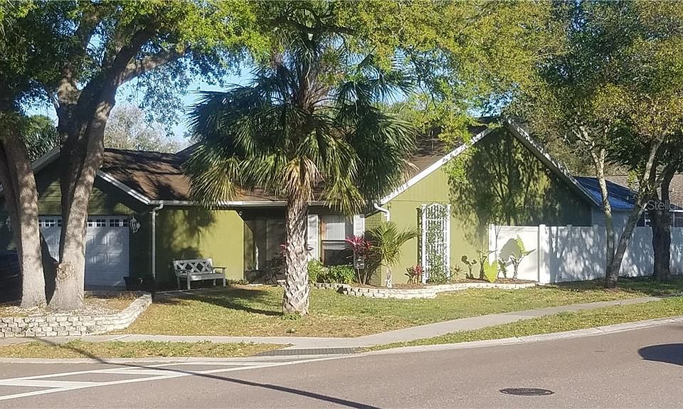 1st image of 2633 Lakeside Cir
