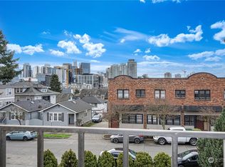 550 Aloha St APT 203, Seattle, WA 98109