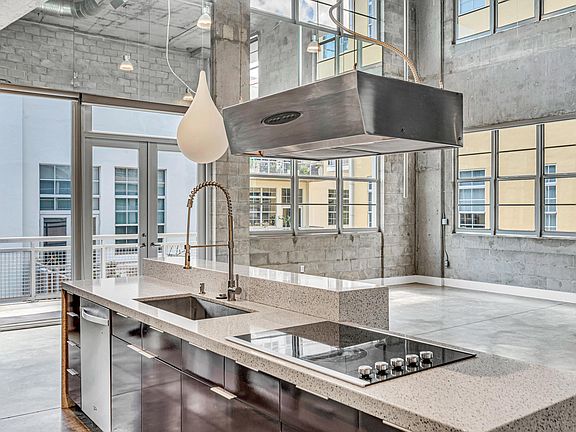 5th image of 445 N Andrews Avenue #403