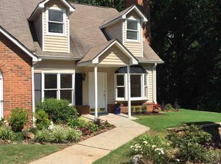 1022 Sasha Ln, Roswell, GA 30075