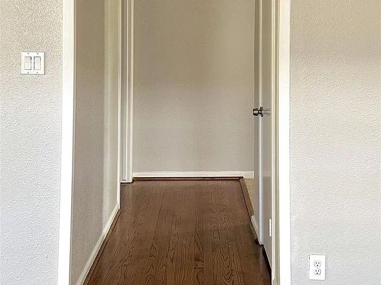 1418 Murrayhill Dr — Photo 12