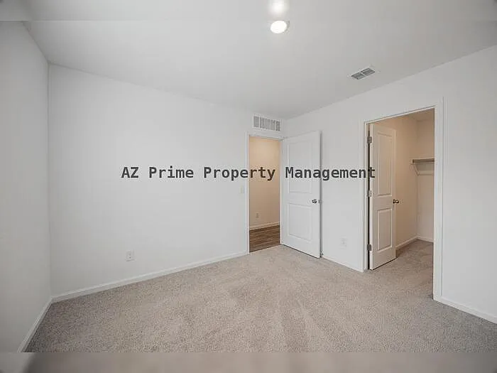28 S Naples Ln — Photo 17