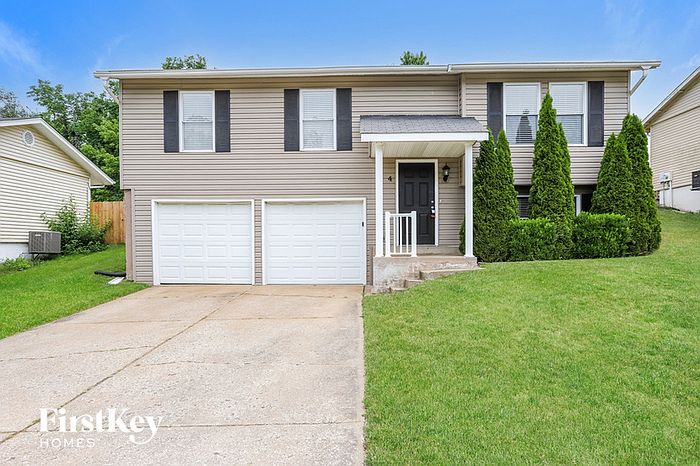 1st image of 2864 Oak Forest Dr