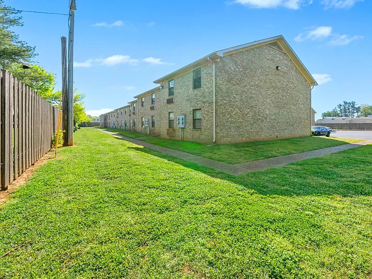 100 Laurel Cove Dr #24 — Photo 12
