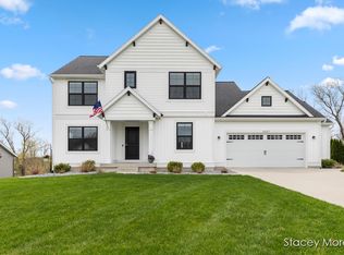 6327 Bentley Dr NE, Belmont, MI 49306