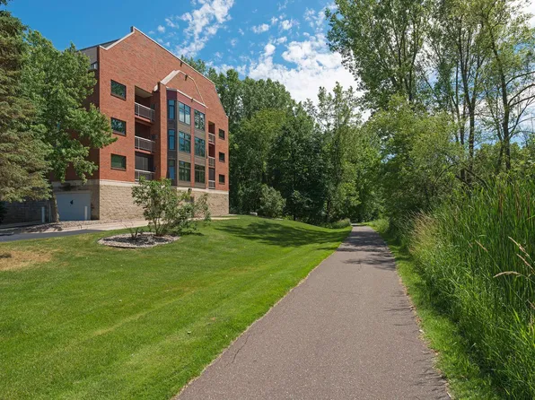 500 County Road B Rd W #235, Roseville, MN 55113