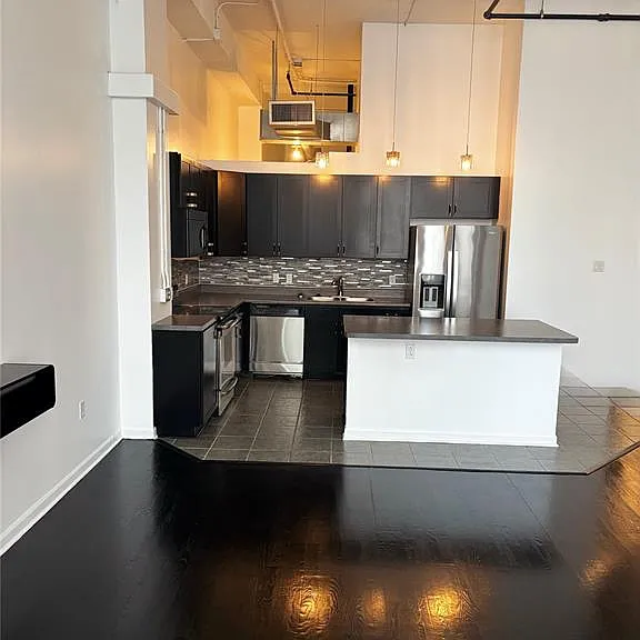 1501 Locust St #202 — Photo 2