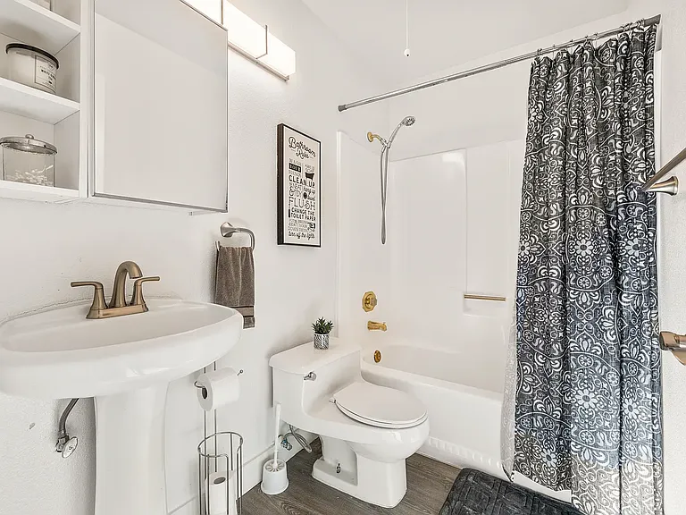 2nd Bathroom