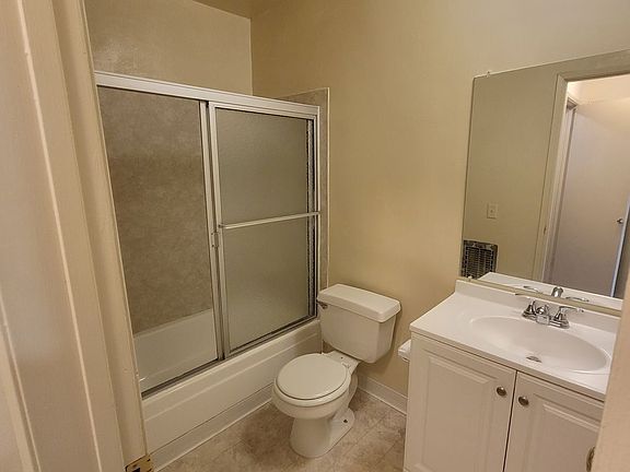 3rd image of 18429 Prairie St APT 10
