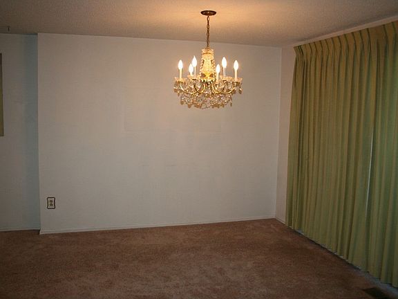 EatIn Area of Kitchen