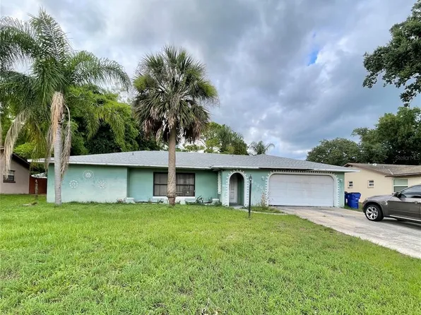 3820 Urbino St, Sebring, FL 33872