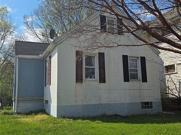 3rd image of 637 Willow St