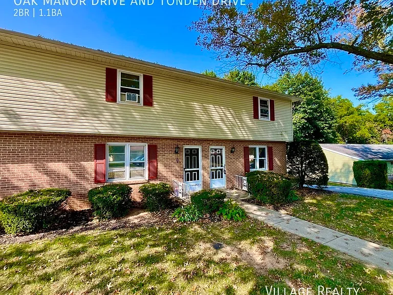 Oak Manor Dr — Photo 98