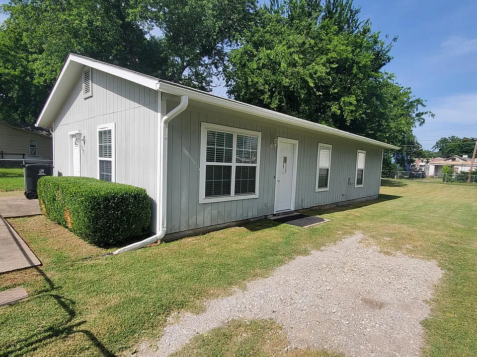517 N Ash Ave W