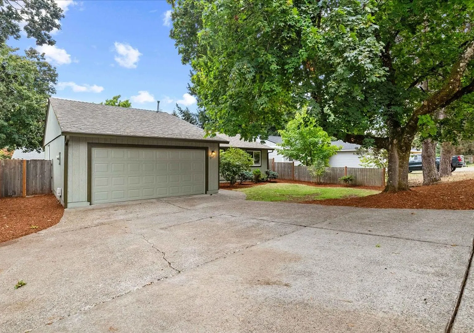 October Free Rent! Updated Single Level 3 Bedroom / 2 Bath Home In Salem ~ Apply Today! — Photo 3