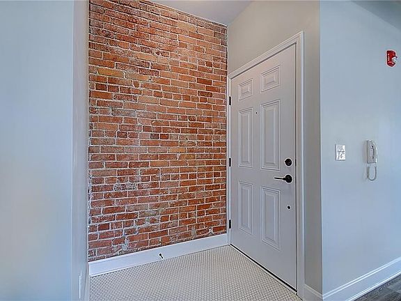 2nd image of 505 N College Ave APT 3