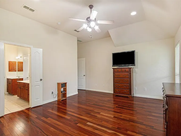 6925 Katherine Ct — Photo 30