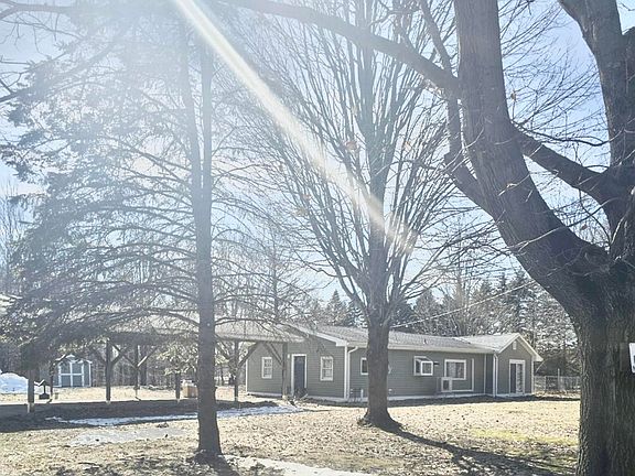 2nd image of 3060 Snyder Rd