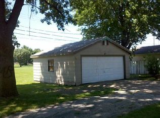 27 Tanager Dr, Decatur, IL 62526