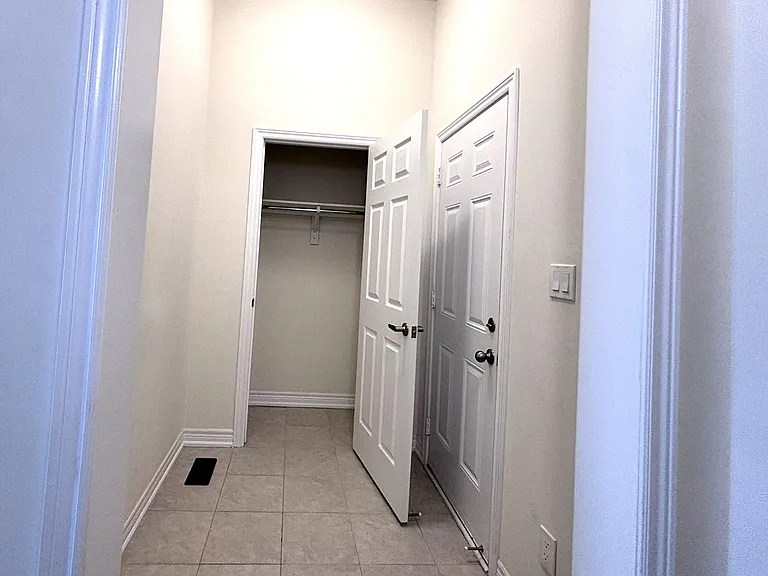 109 Benadir Ave — Photo 9