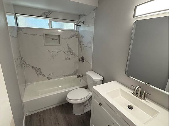 5th image of 1470 Detroit Ave APT D