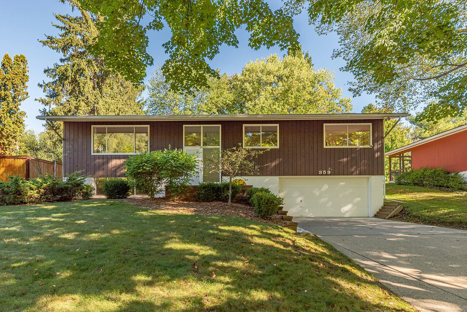 359 Brookside Dr photo 1