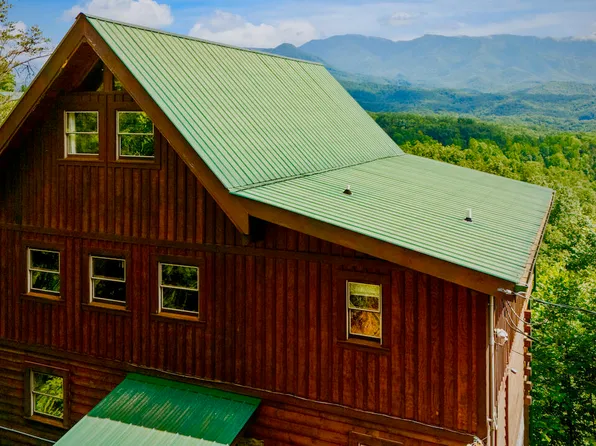 769 Cartertown Rd, Gatlinburg, TN 37738