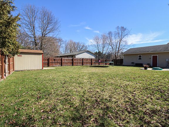 5th image of 17064 Hawk Ct