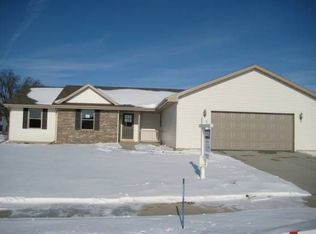 4075 Kingsford Dr, Janesville, WI 53546