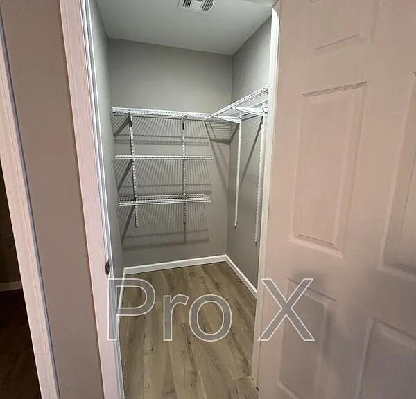 716 N Columbus St #A — Photo 8