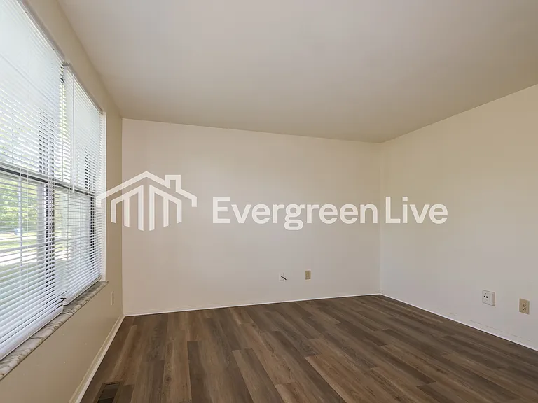 8072 Mount Everest St — Photo 4