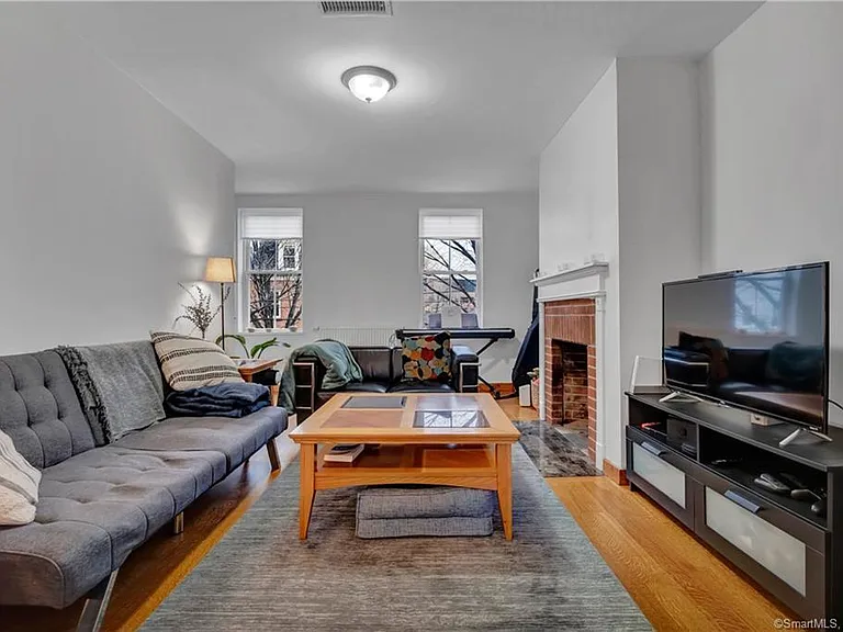 80 William St #2 — Photo 4
