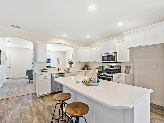 Jackson - Kitchen 4