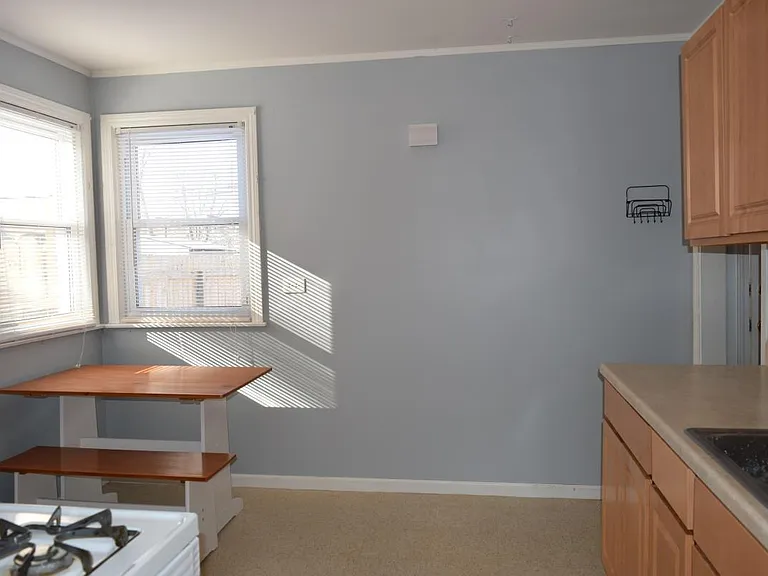 2311 Lake St — Photo 9