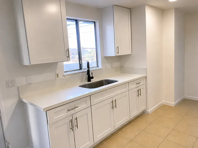 NEW COUNTERTOPS AND KITCHEN