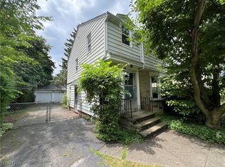 2646 Milton Rd, University Heights, OH 44118