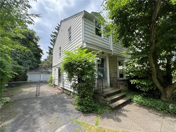 2646 Milton Rd, University Heights, OH 44118