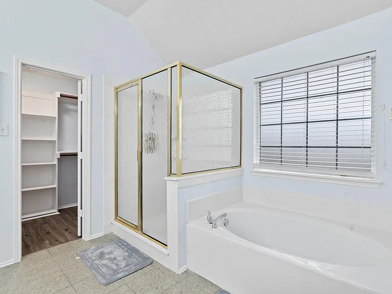 316 Leameadow Dr — Photo 18
