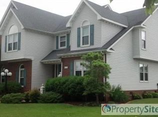 4300 Hillcrest Farms Cir, Virginia Beach, VA 23456