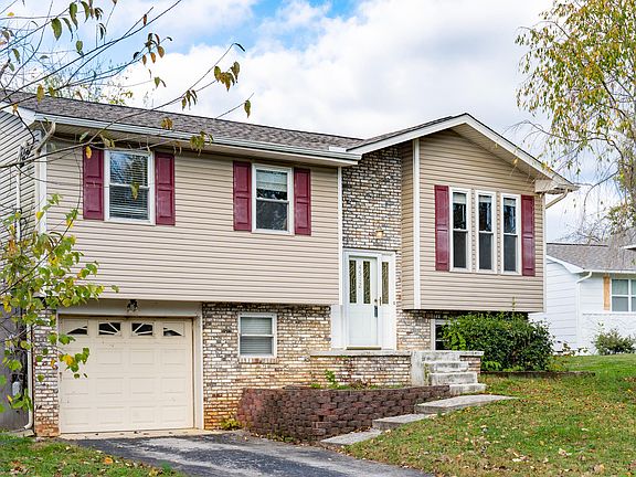 2nd image of 4512 Shane Ln