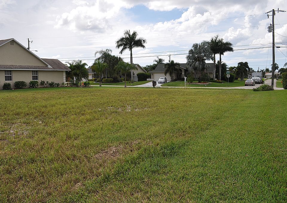 1st image of 4901 SW 25th Pl