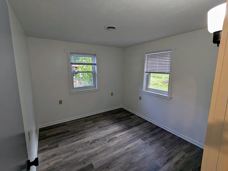 35 Hazelwood Ave — Photo 9