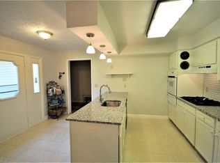 8780 Crackel Rd, Chagrin Falls, OH 44023