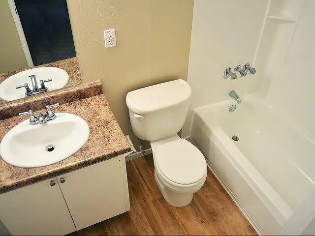 Hidden Creek Apartments — Photo 8