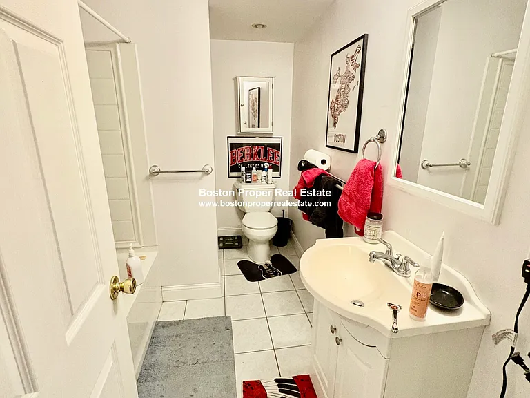 290 Newbury St #1R — Photo 7