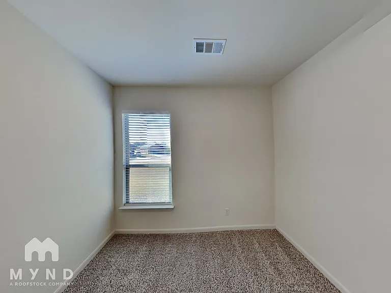 421 Micah Ln — Photo 11