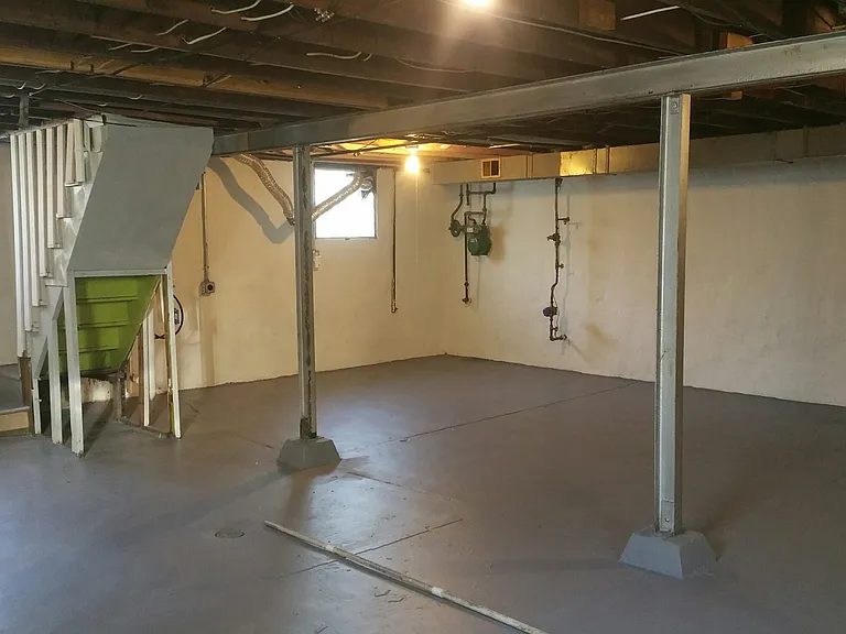 9420 North Ave — Photo 3