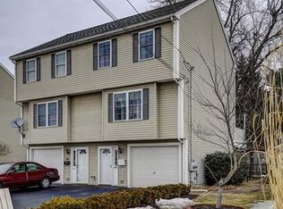 55 Lupine Rd #B, Lowell, MA 01850